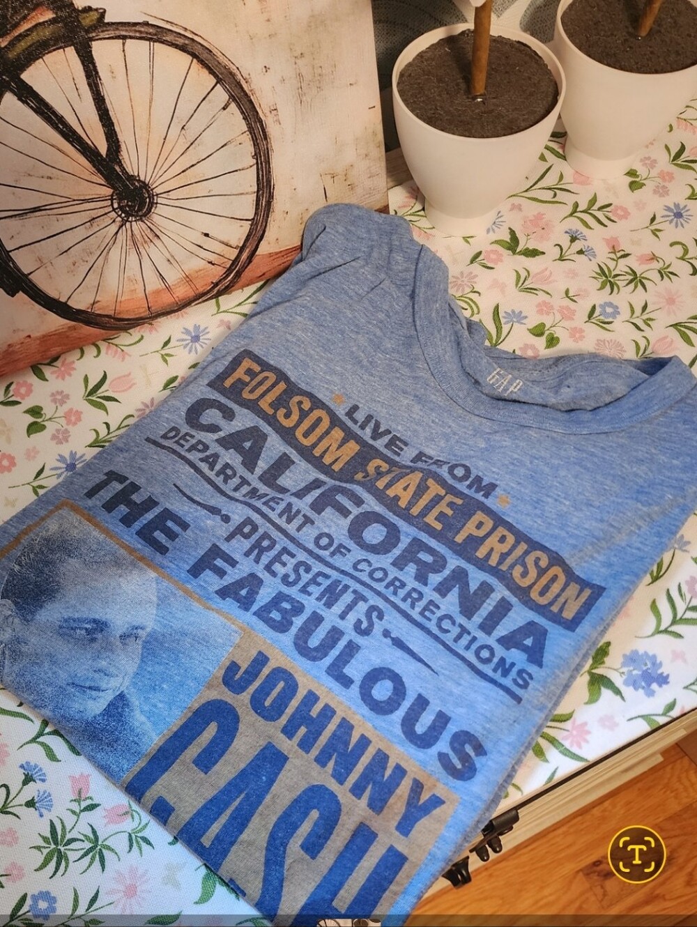 Very Cool GAP Light Blue Johnny Cash Graphic Tee